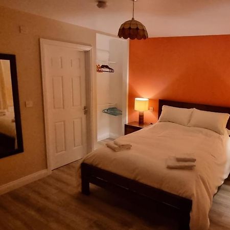 Spacious Curragh 2-Bed Apartment With Own Entrance Brownstown Exterior photo