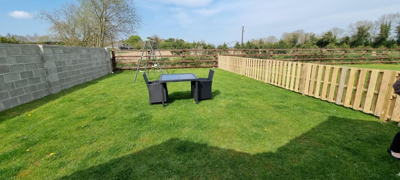 Spacious Curragh 2-Bed Apartment With Own Entrance Brownstown Exterior photo