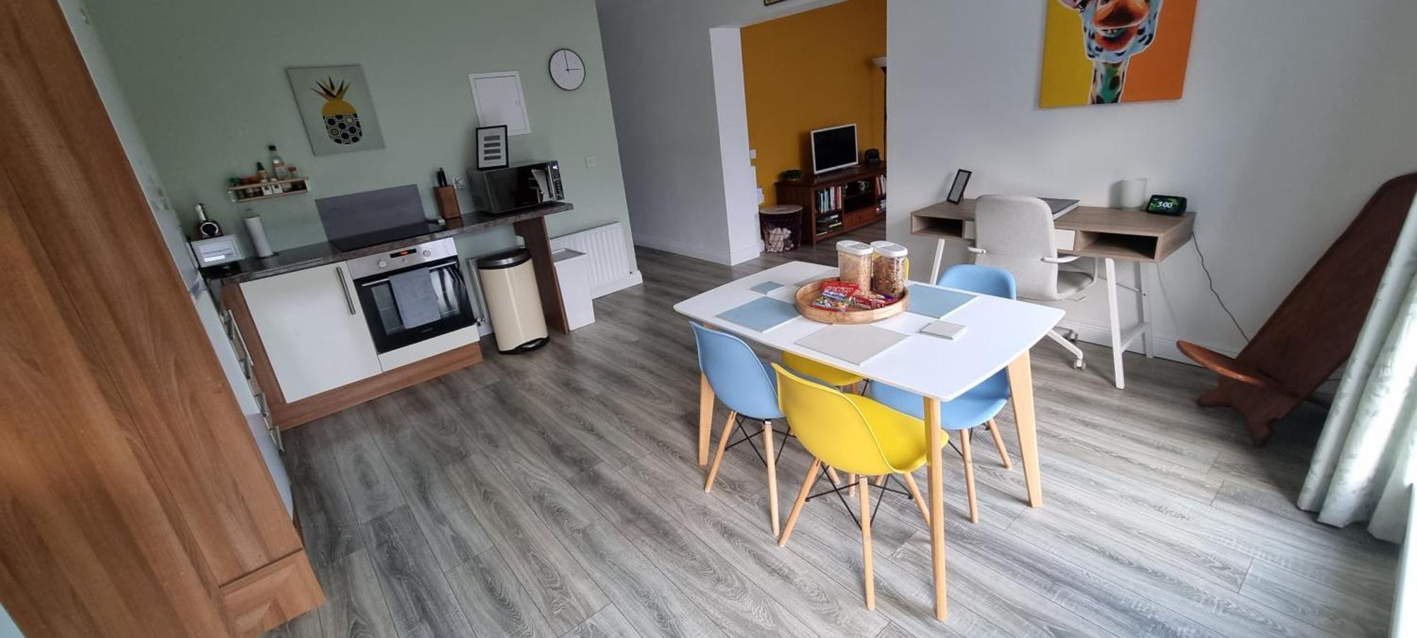 Spacious Curragh 2-Bed Apartment With Own Entrance Brownstown Exterior photo